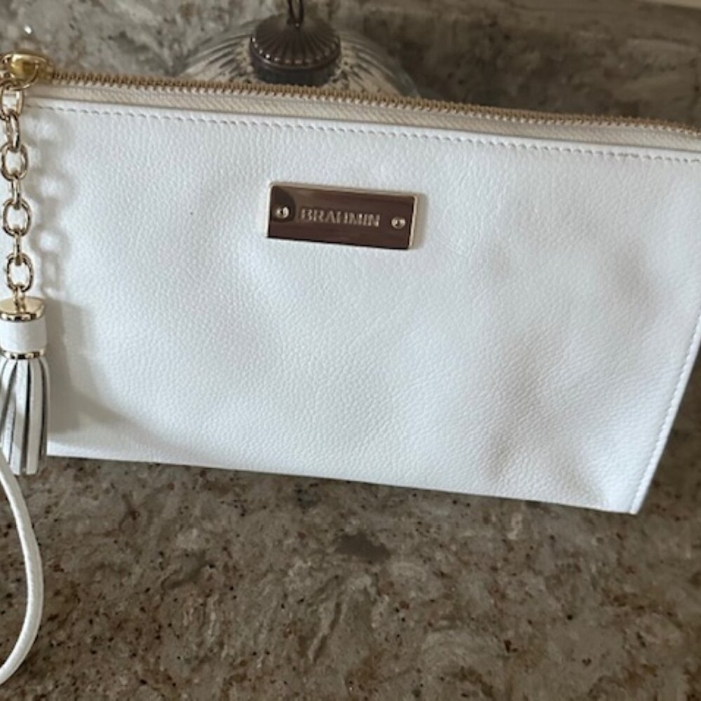 NWOT - Brahmin White Genuine Leather Wristlet With Tassel Pull Opening - Picture 3 of 15